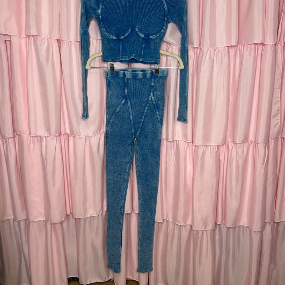 Blue Seam-Detail Knit Top & Legging Set